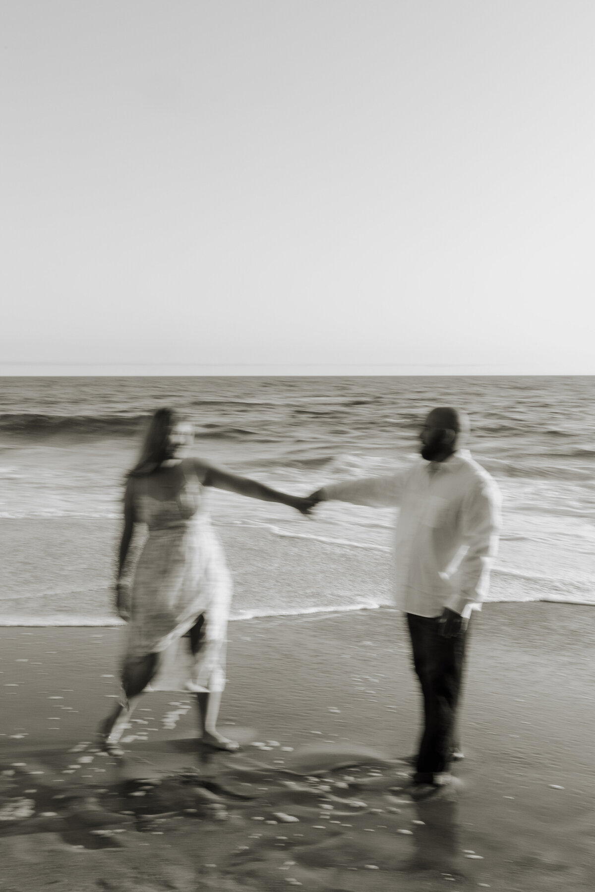 four-percent-photo-photoshoot-engagement-laguna-beach-so-cal-candid-warm-bw-196