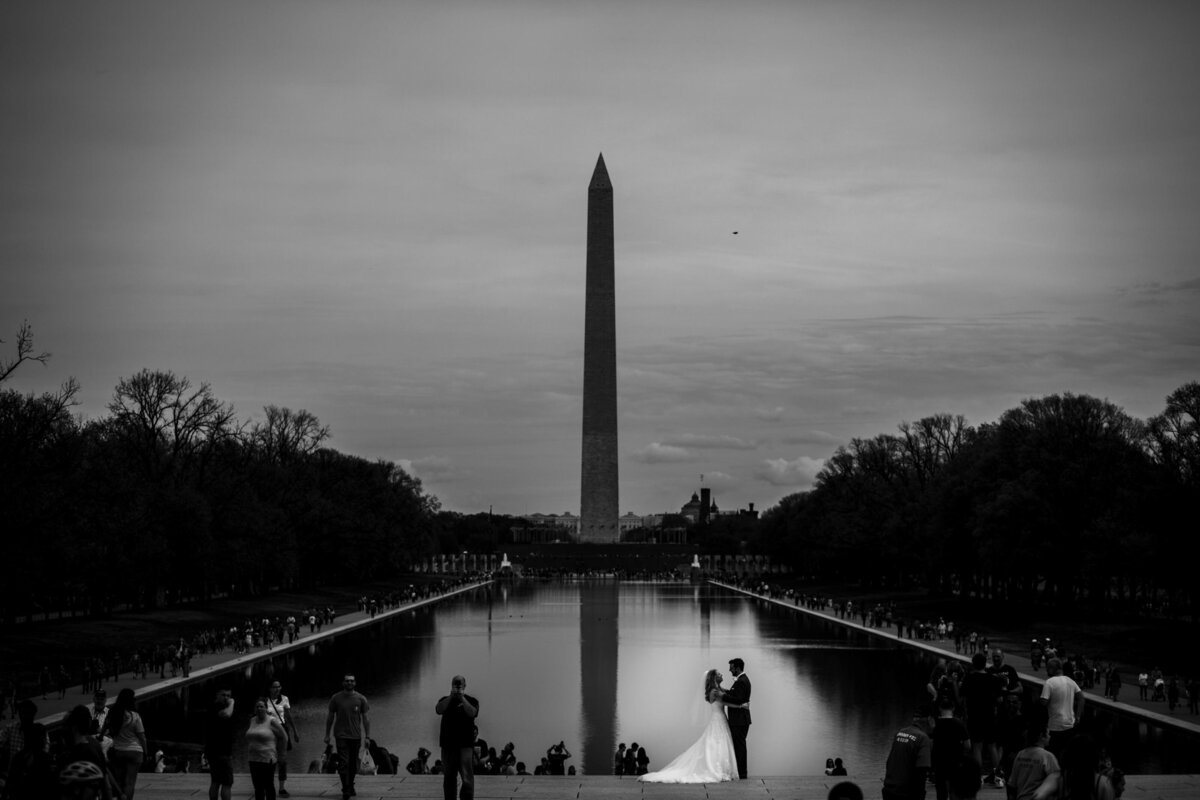 Lincoln-memorial-wedding-portrait-DC