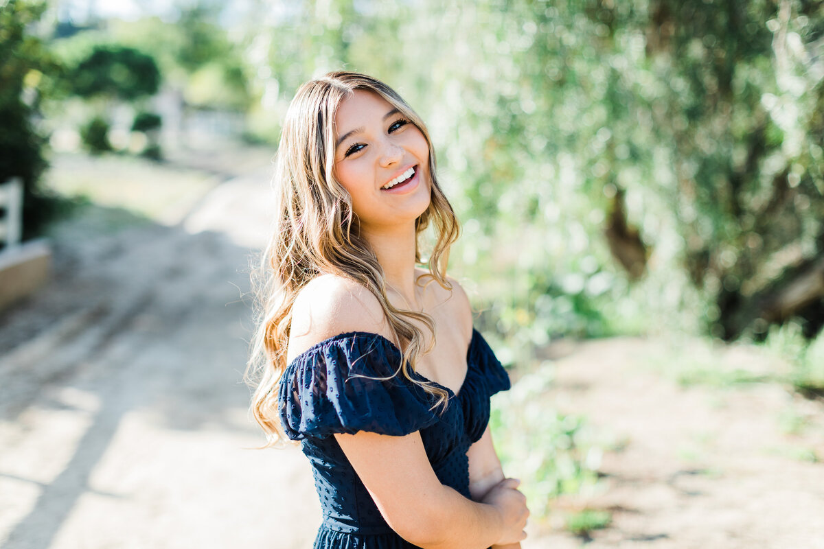 portrait-of-grad-in-los-angeles
