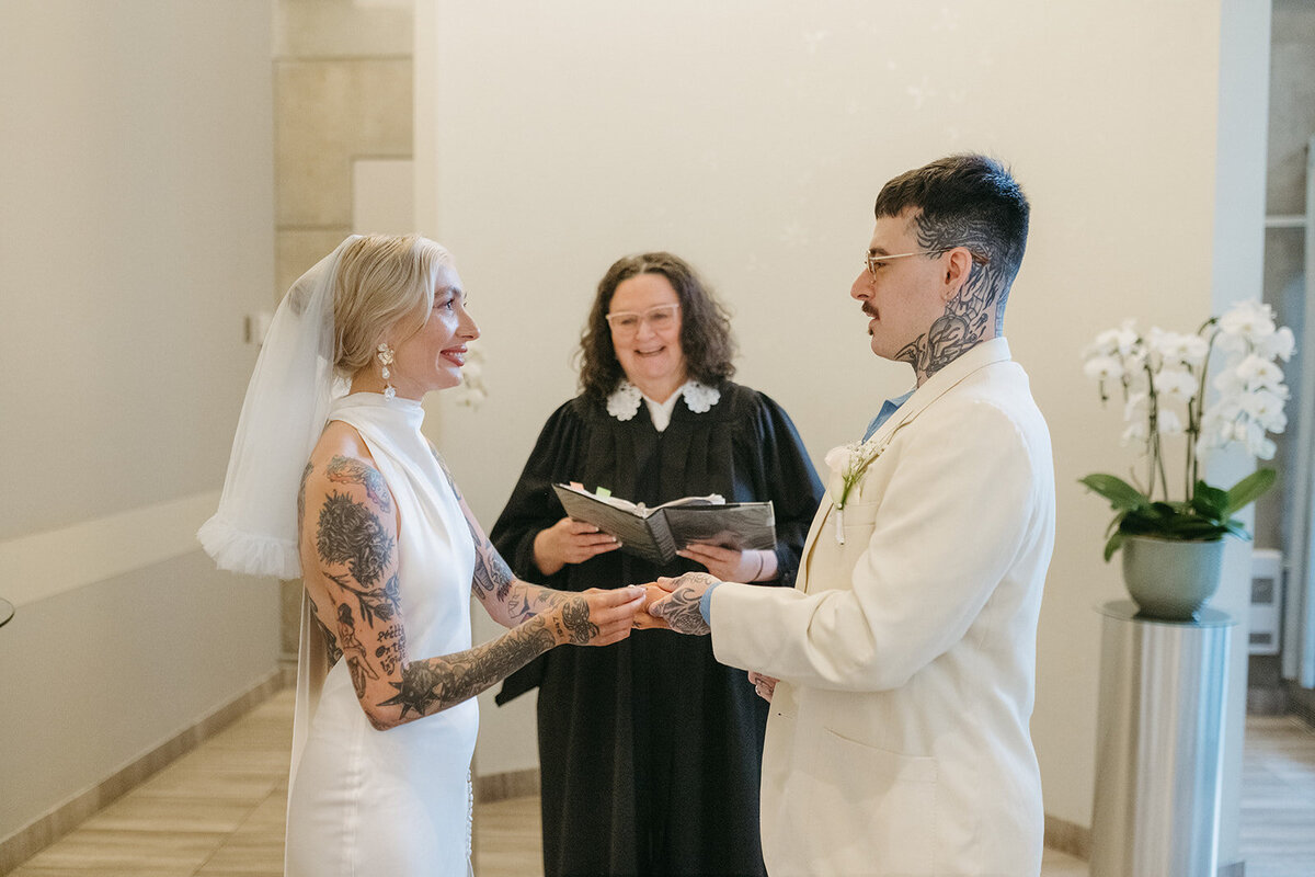 toronto-city-elopement-city-hall-edgy-nontradional-thedrake-rainy-day-cool-alternative-020