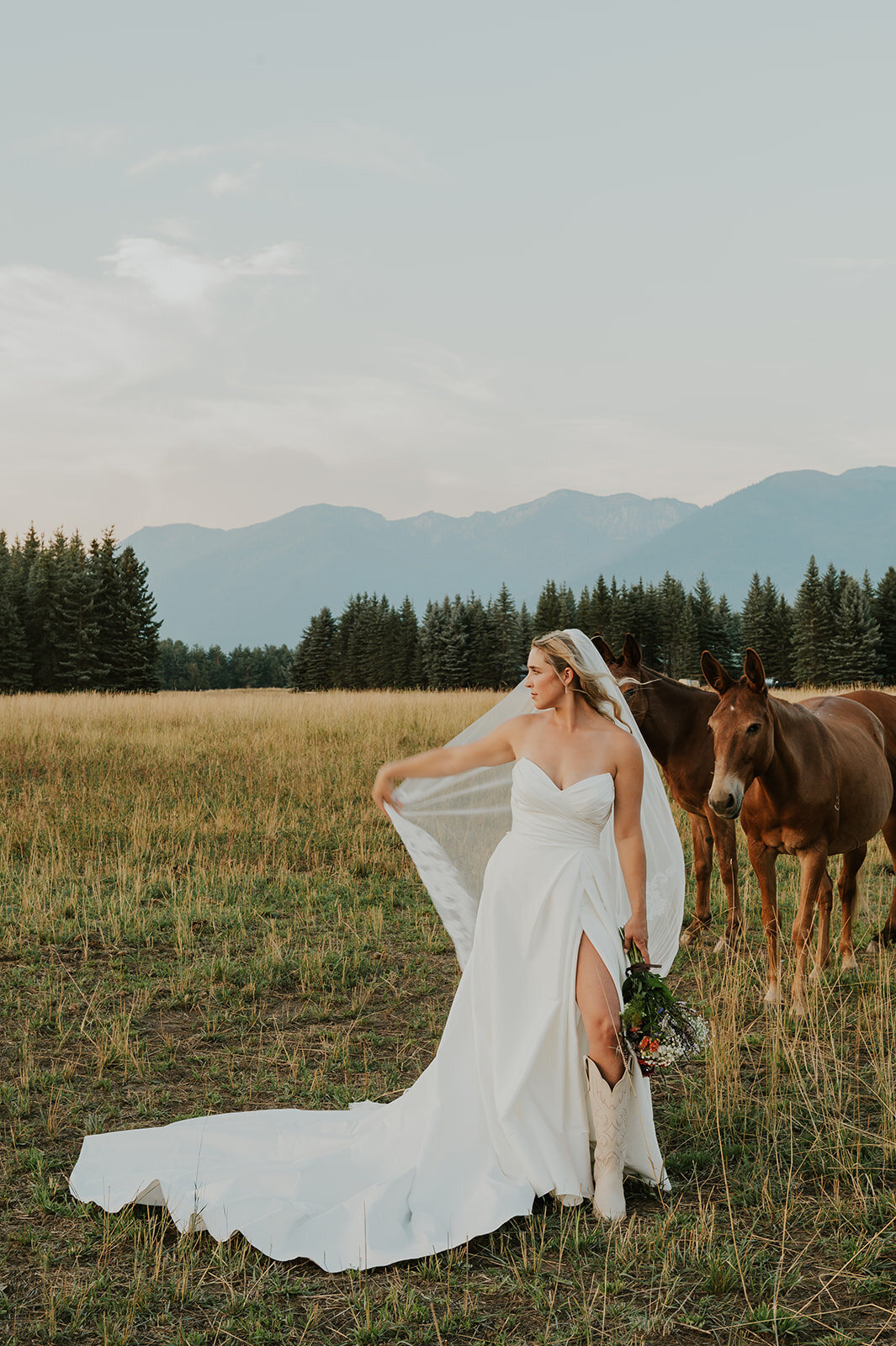 presley-gray-luxury-western-montana-wedding-8175