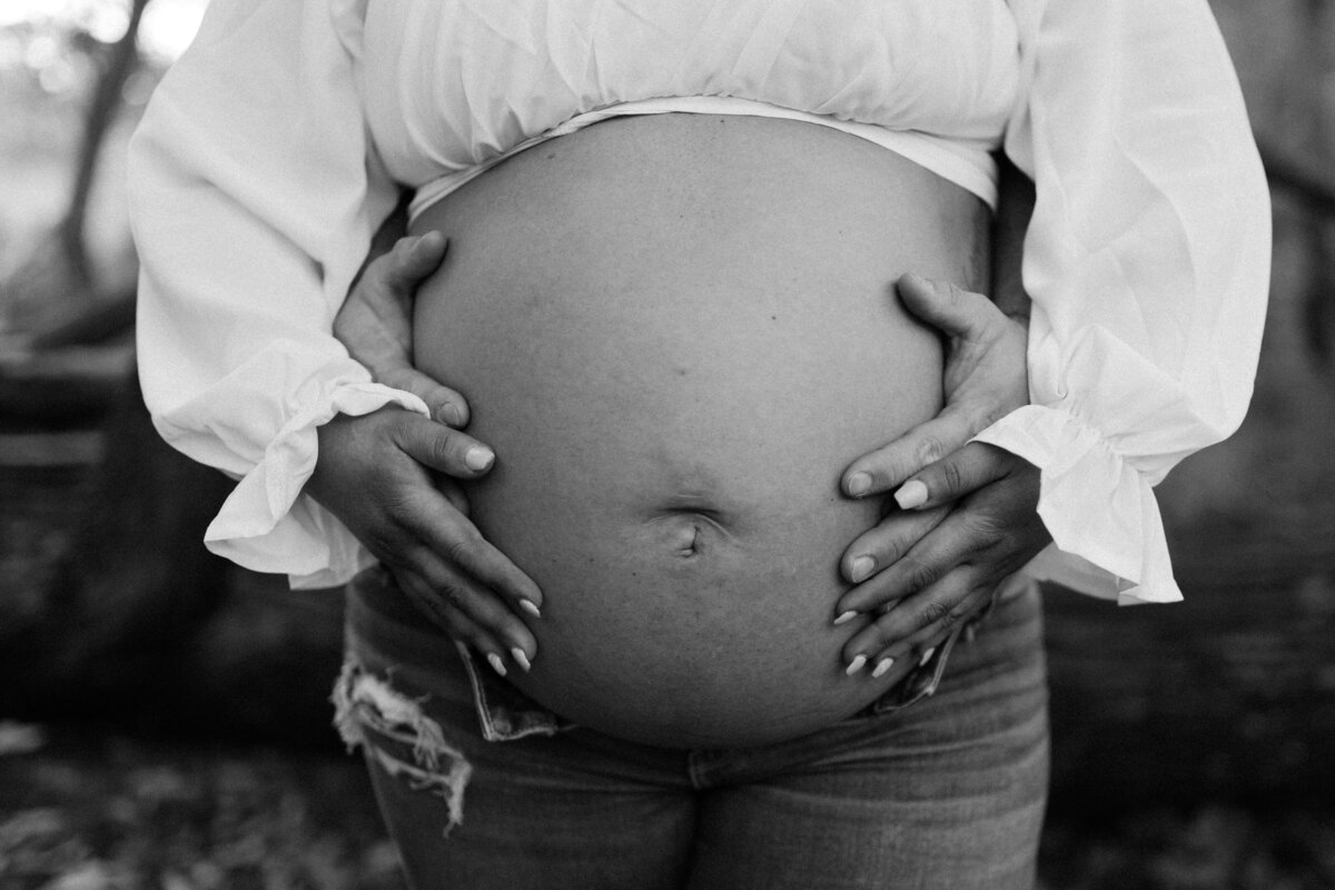 Wisconsin maternity photographer
