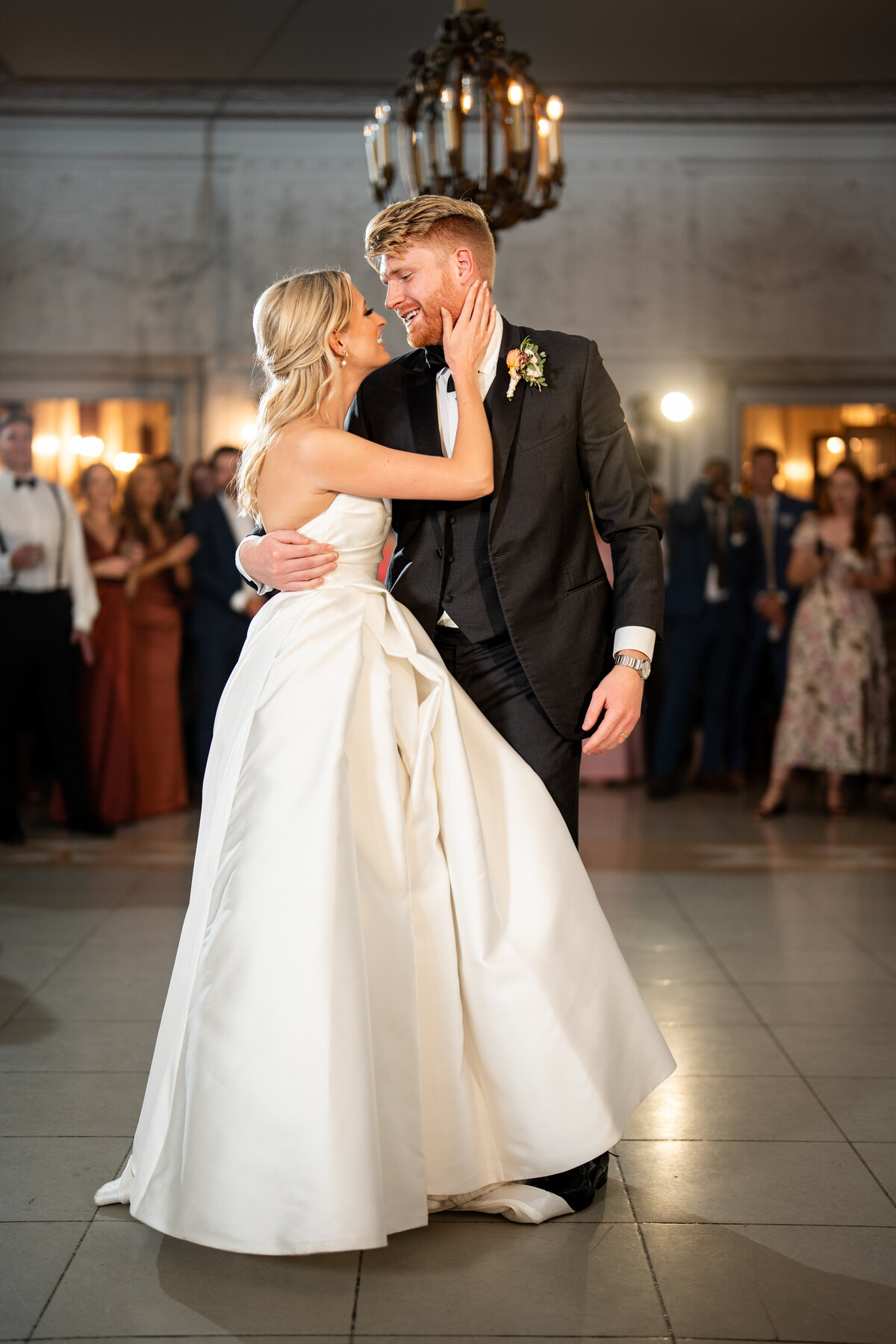 40-Editors-Favorites-Armor-house-lake-forest-wedding-50 mm