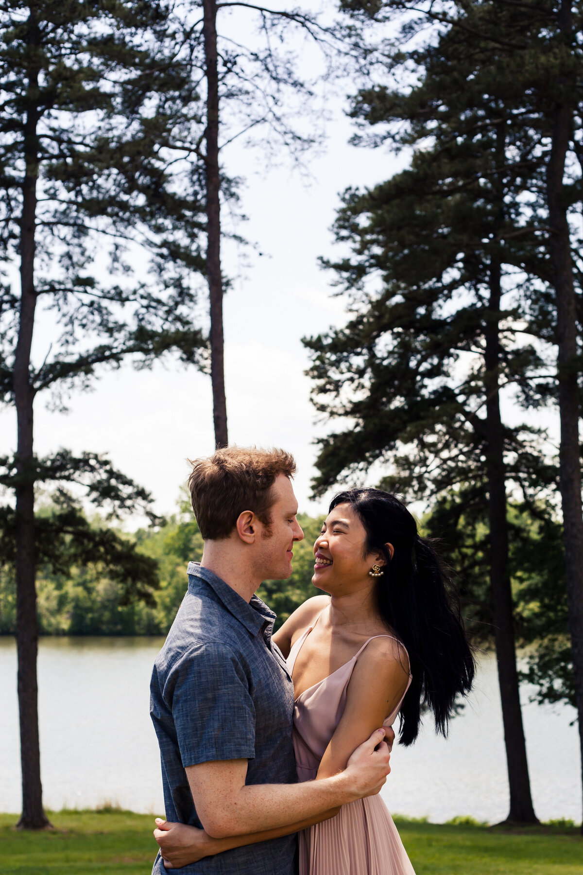 candid and fun wedding photography in charlottesville virginia
