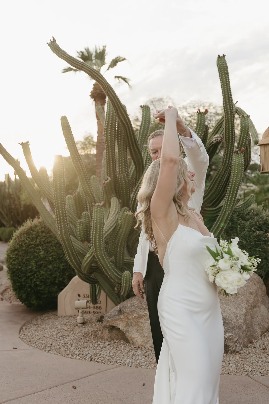 Luxury wedding ceremony in Scottsdale styled by Arizona wedding planner