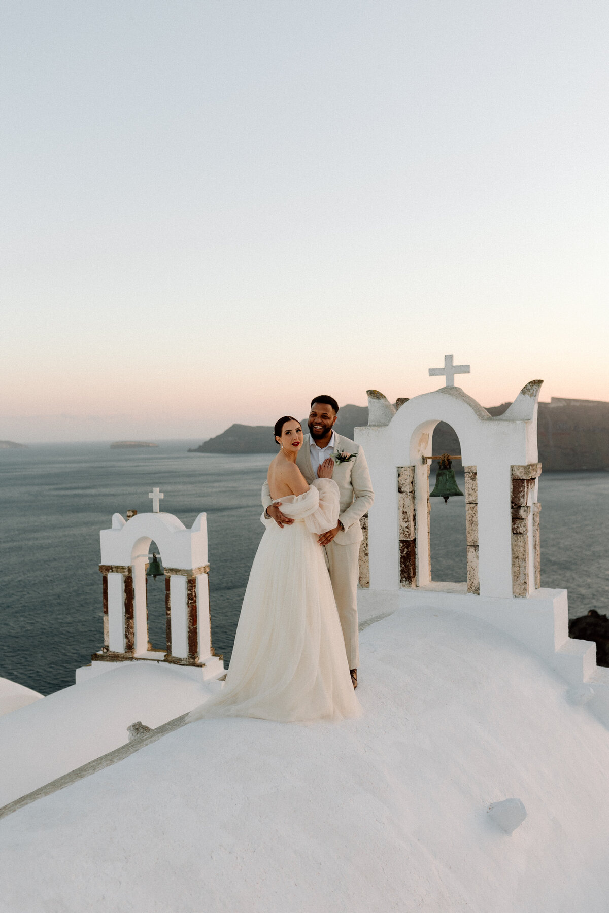 greece-wedding-photographer-santorini-bluehour-wedding-brittanybradleystudio-1