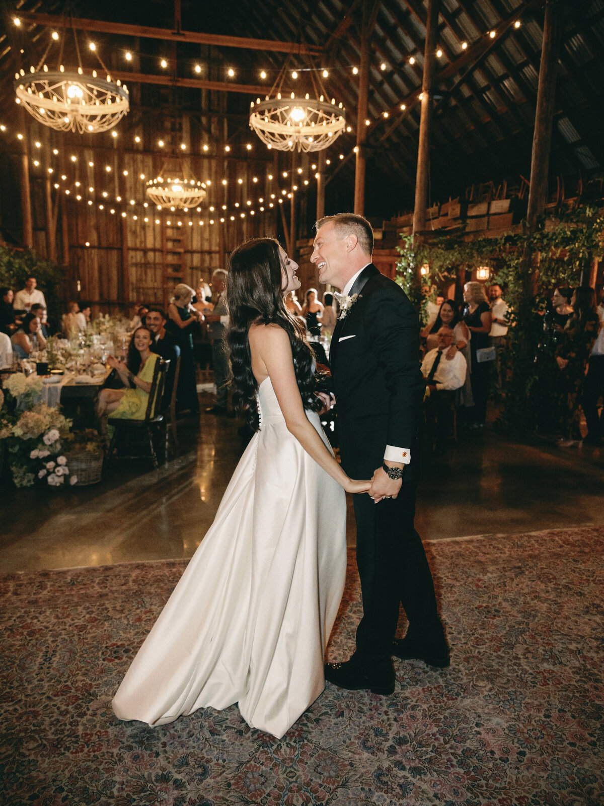 tin-roof-barn-wedding-best-washington-photographers-the-tenneys-38