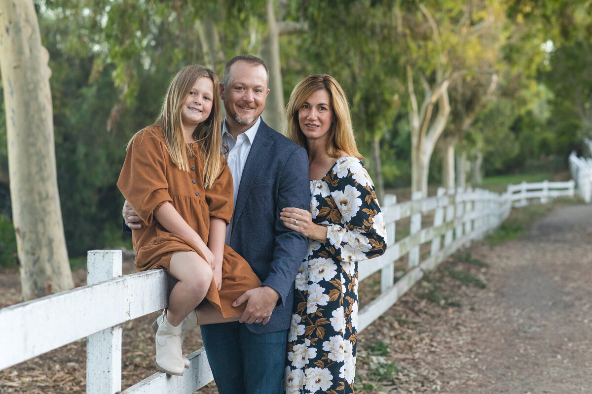 colorful-ernie-howlett-park-family-portraits-16