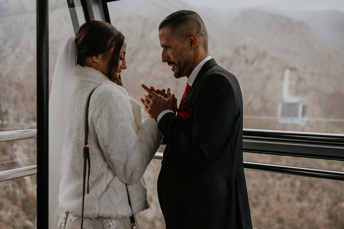 sandia-peak-tram-elopement-new-mexico-38
