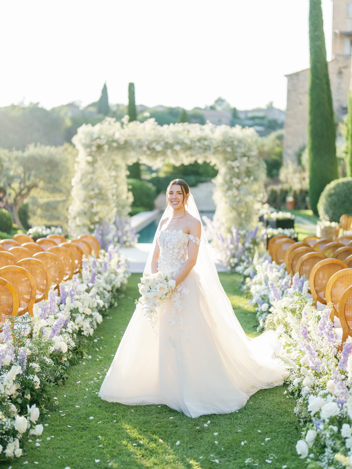 Elegant_Bridal_Outfit