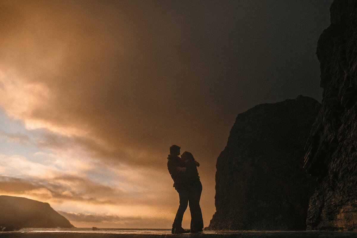 Engagement shoot_couples session_wild winter shoot_Hope Cove_032
