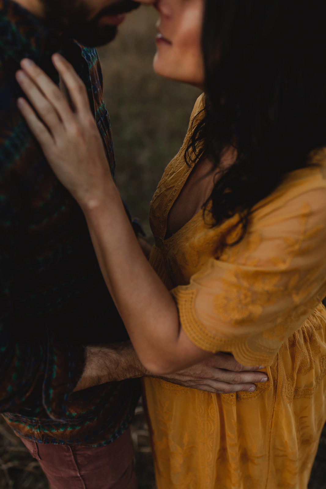 7_Outdoor-Maternity-Boho-Open-Field-Summer-Sunset_Couple