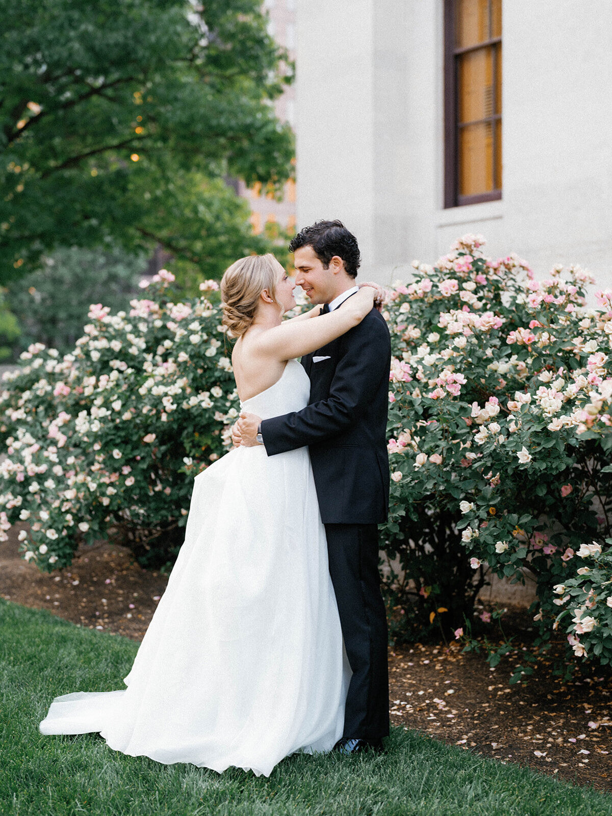 Jordan & Natalie Ott_Ohio Statehouse-910