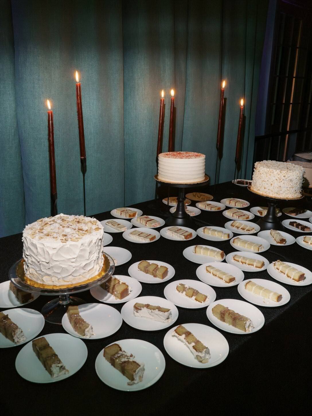 troutbeck-35-artful-cake-display-with-varied-sizes-and-designs-at-troutbeck-jenny-fu-studio
