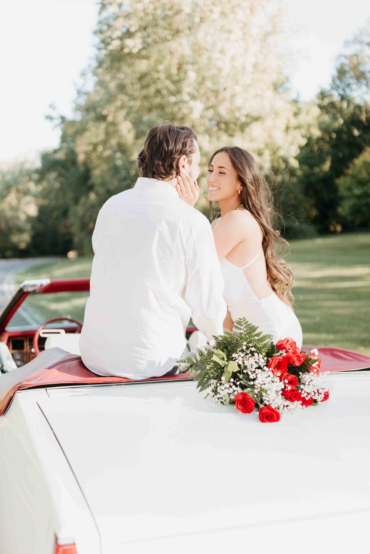 vintage-car-engagement-session