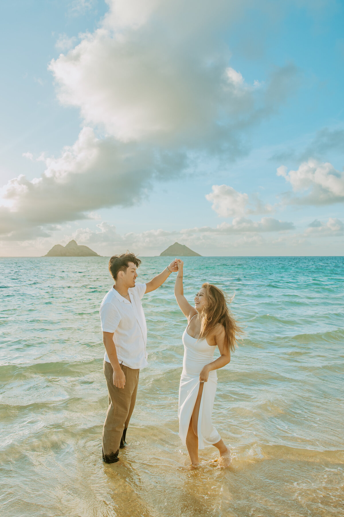 Engagement photos in Oahu Hawaii