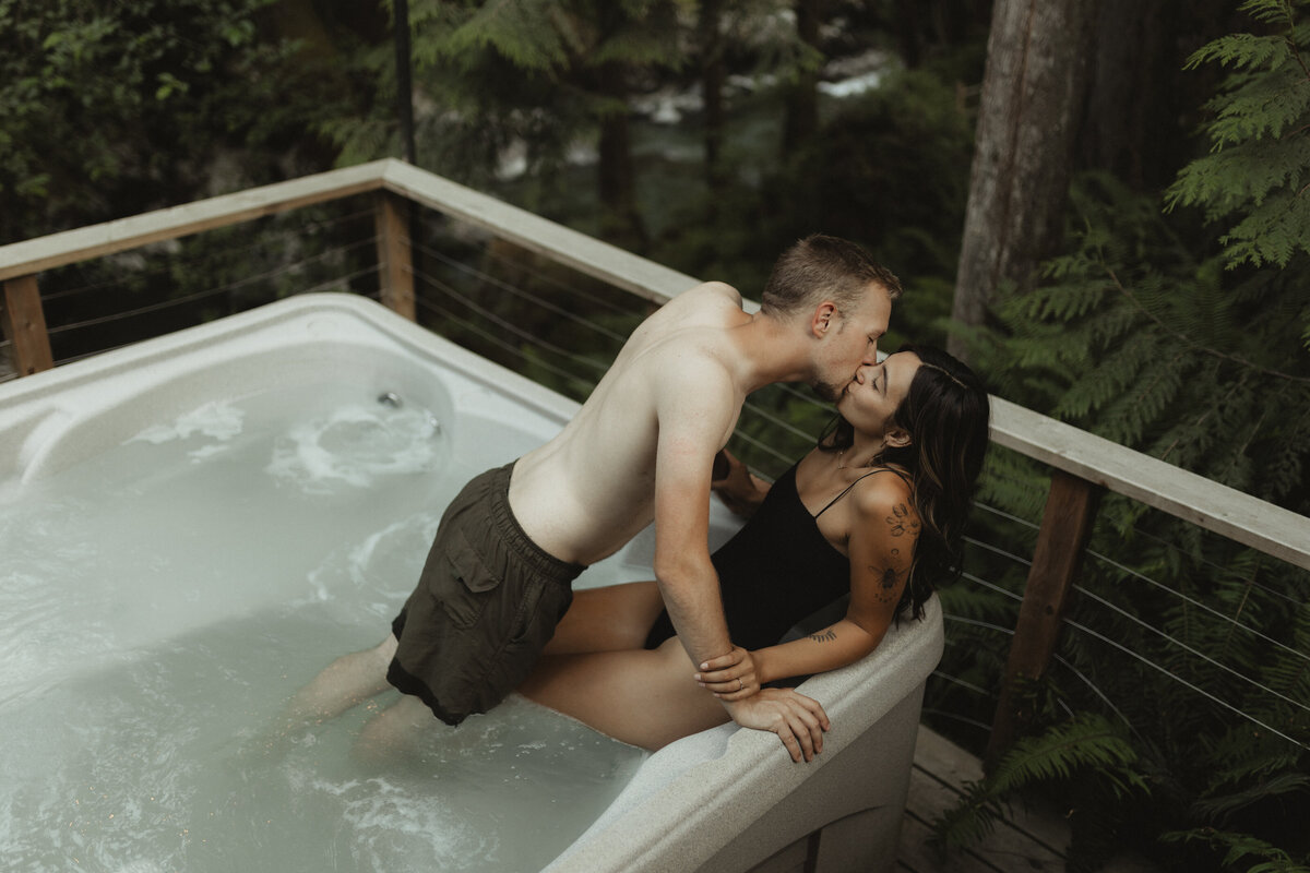 casualcouplesinhomesessionkansascityphotographer-79