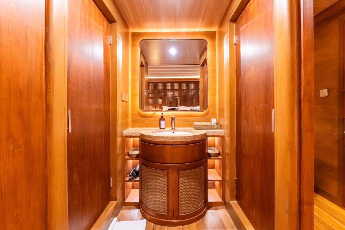 Sanctuary Luxury Yacht Bali - cabin 3 lower deck