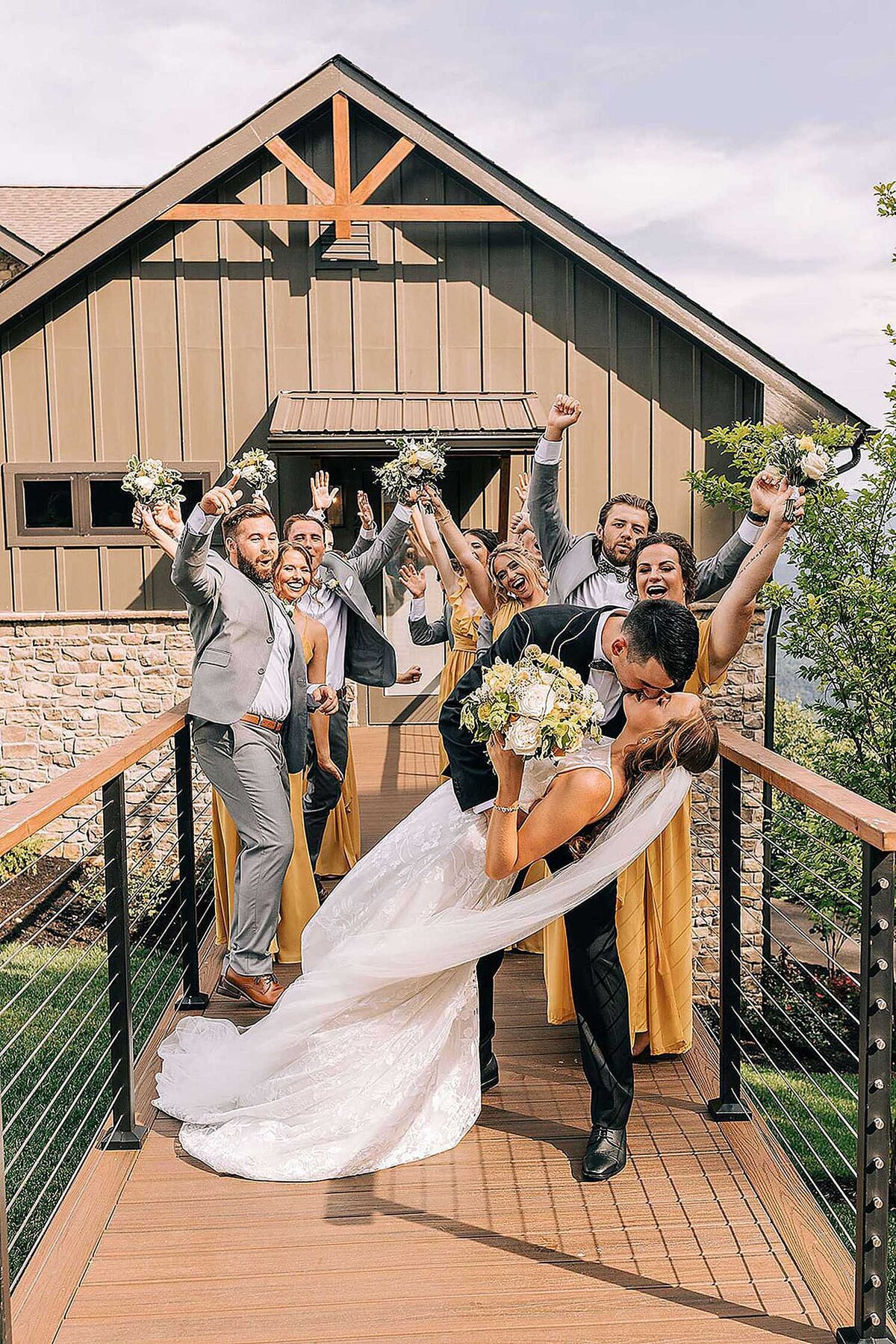 trillium-destination-wedding-venue-tennessee-fun-photography-ideas