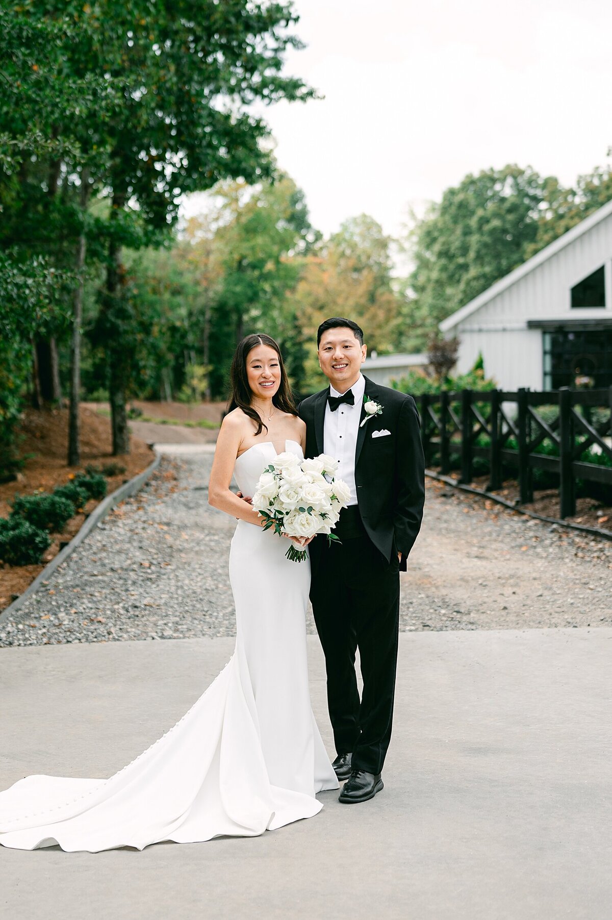 AlexisLunsfordElegantweddingfeaturedonStyleMePretty_0016