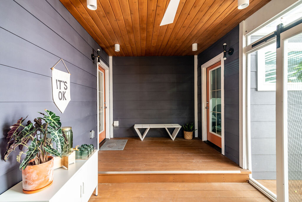 hello-home-modern-backyard-screened-porch-10