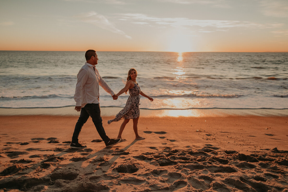 orange-county-beach-rustic-engagement-session-34