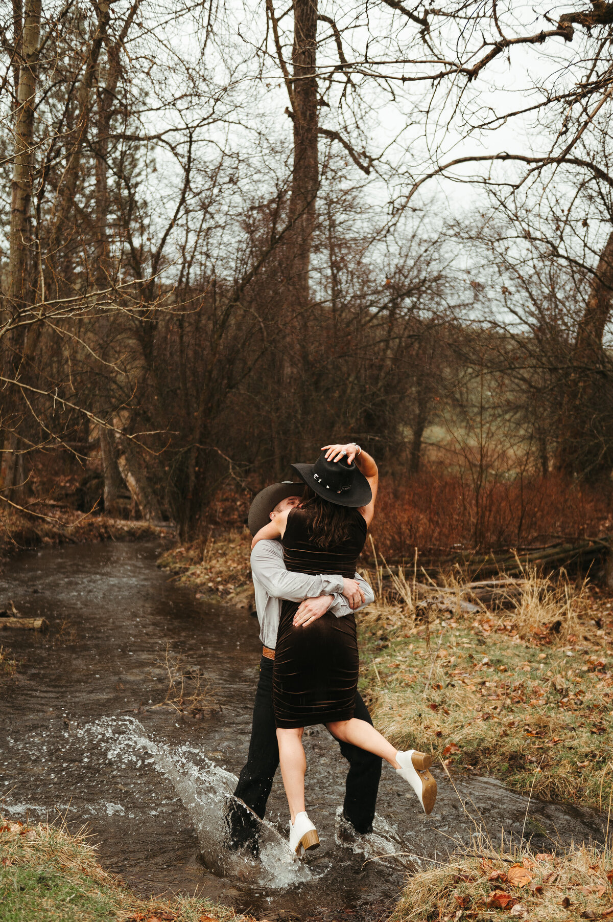 presley-gray-photo-montana-western-style-engagement-4574