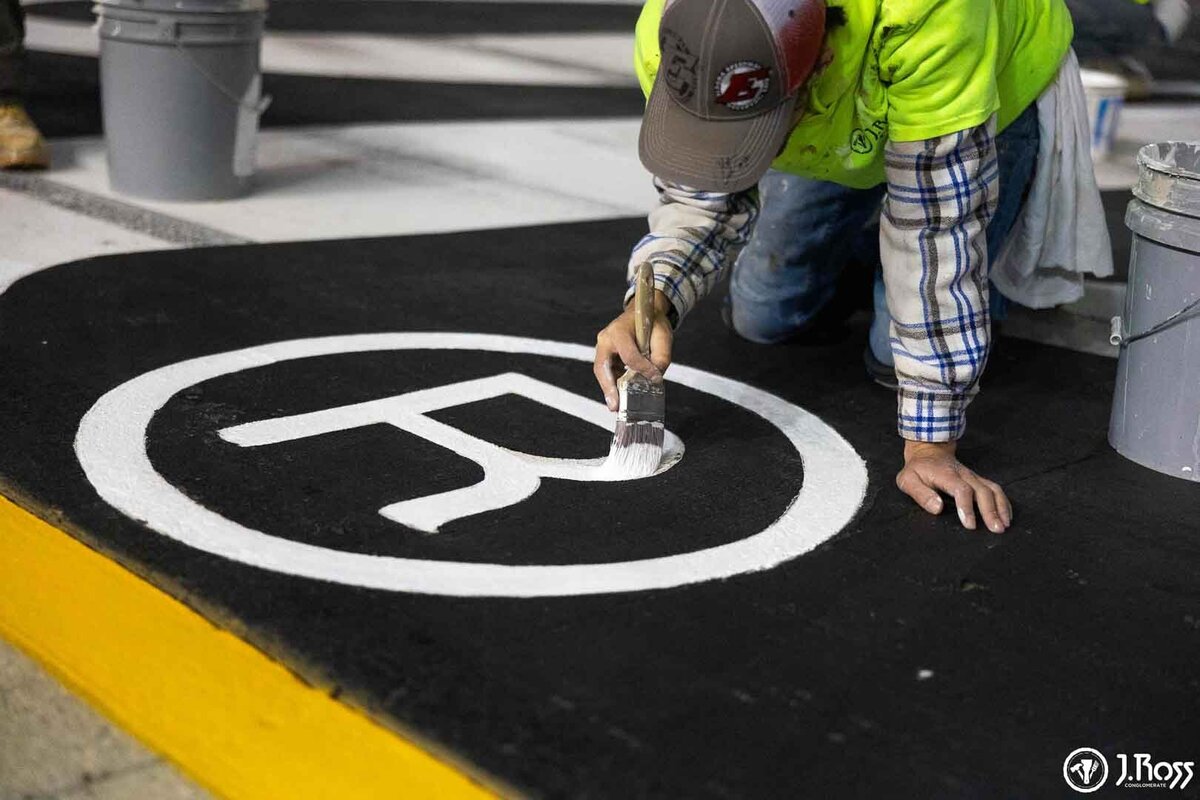 BRISTOL-MOTOR-SPEEDWAY-COMMERCIAL-PAINTING-J.ROSS-23-2