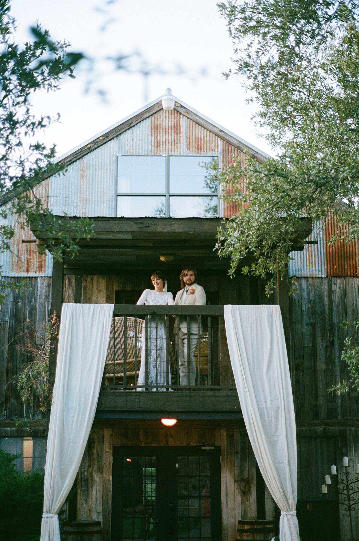 Jessica&BlakeWeddingPhotoPreviews_AustinWeddingPhotographer_HereafterFilms_-73