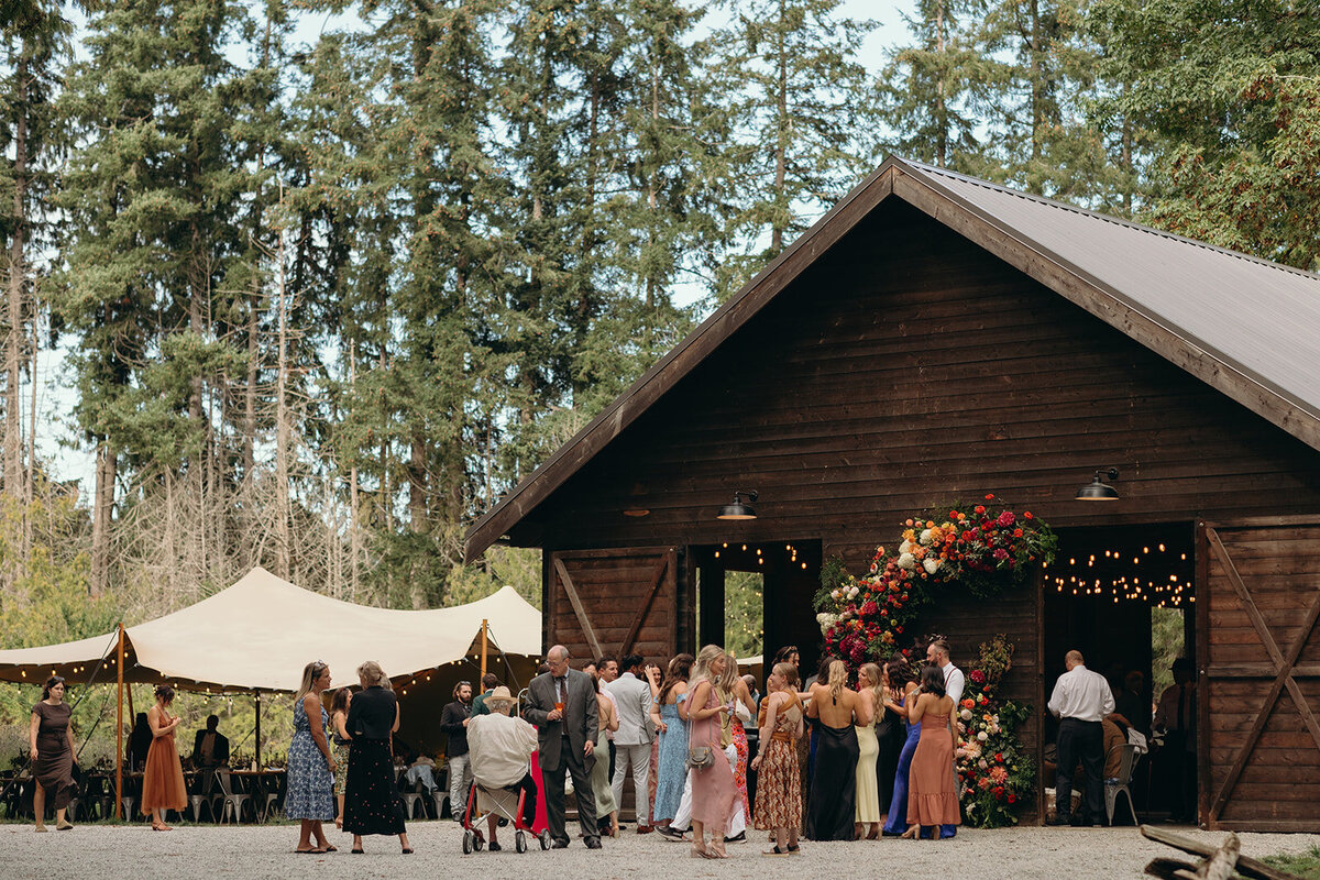 luxury-farm-wedding-salt-spring-island-bullock-lake-thegodards
