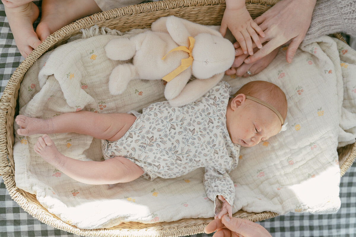 in-home-newborn-family-lifestyle-photos-by-samantha-anne4