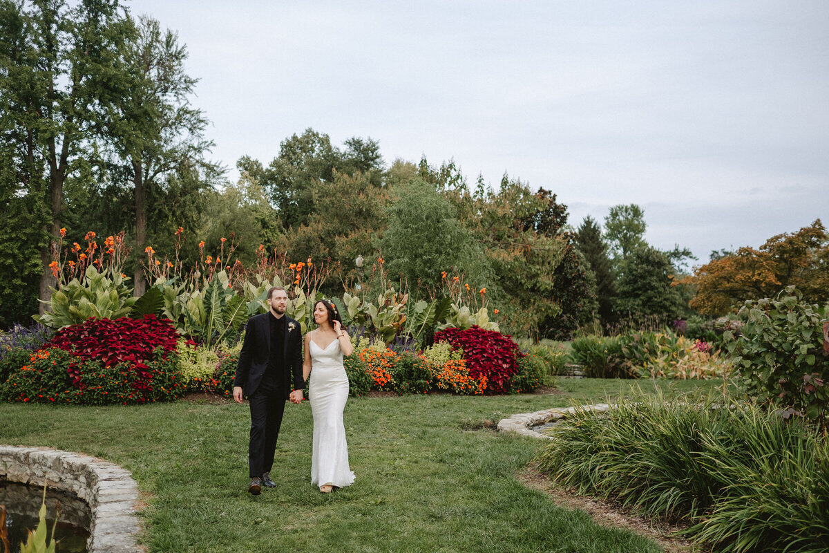 documentary photographer garden greenhouse wedding-180