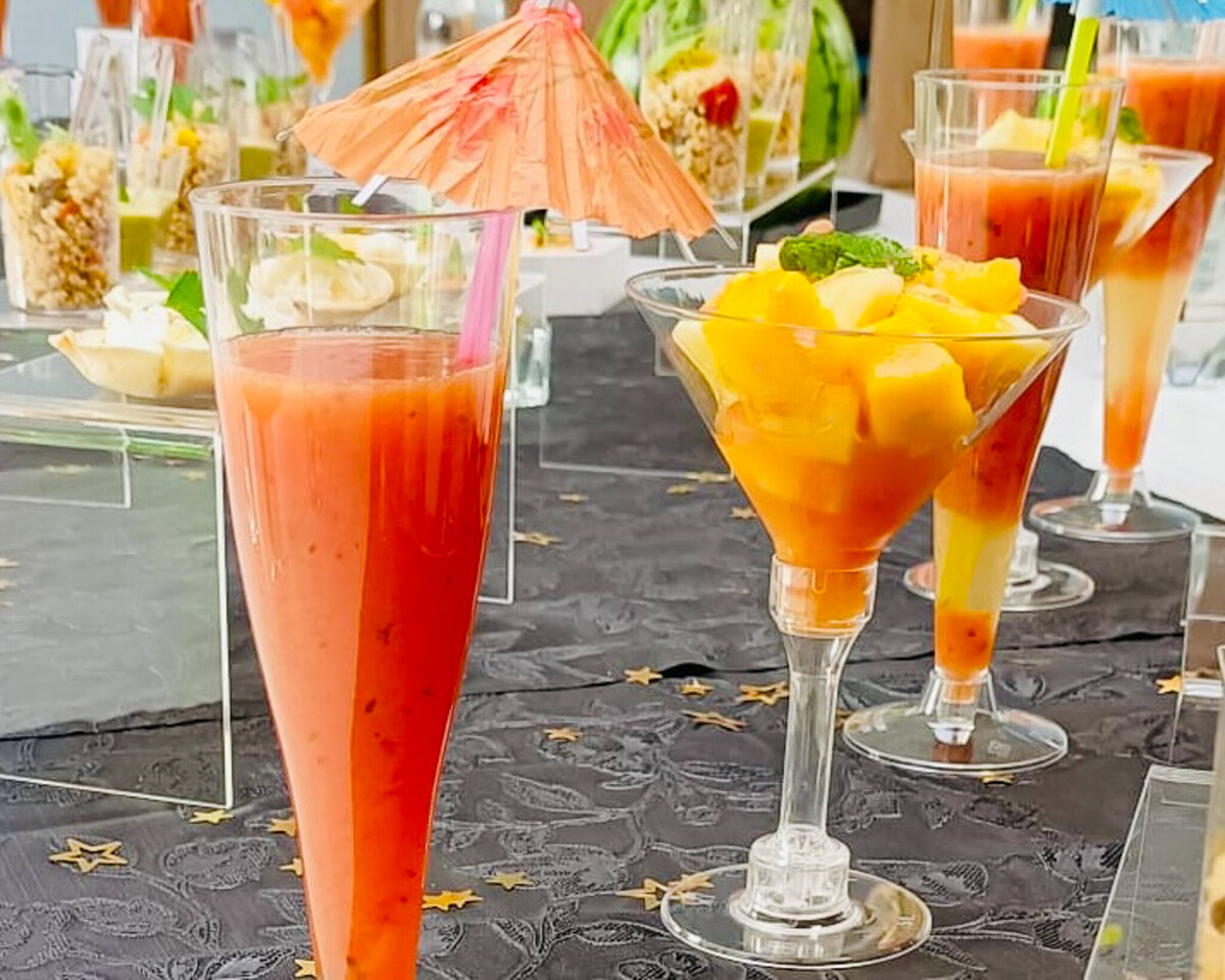 mini-desserts-and-drinks-table-decor_2845