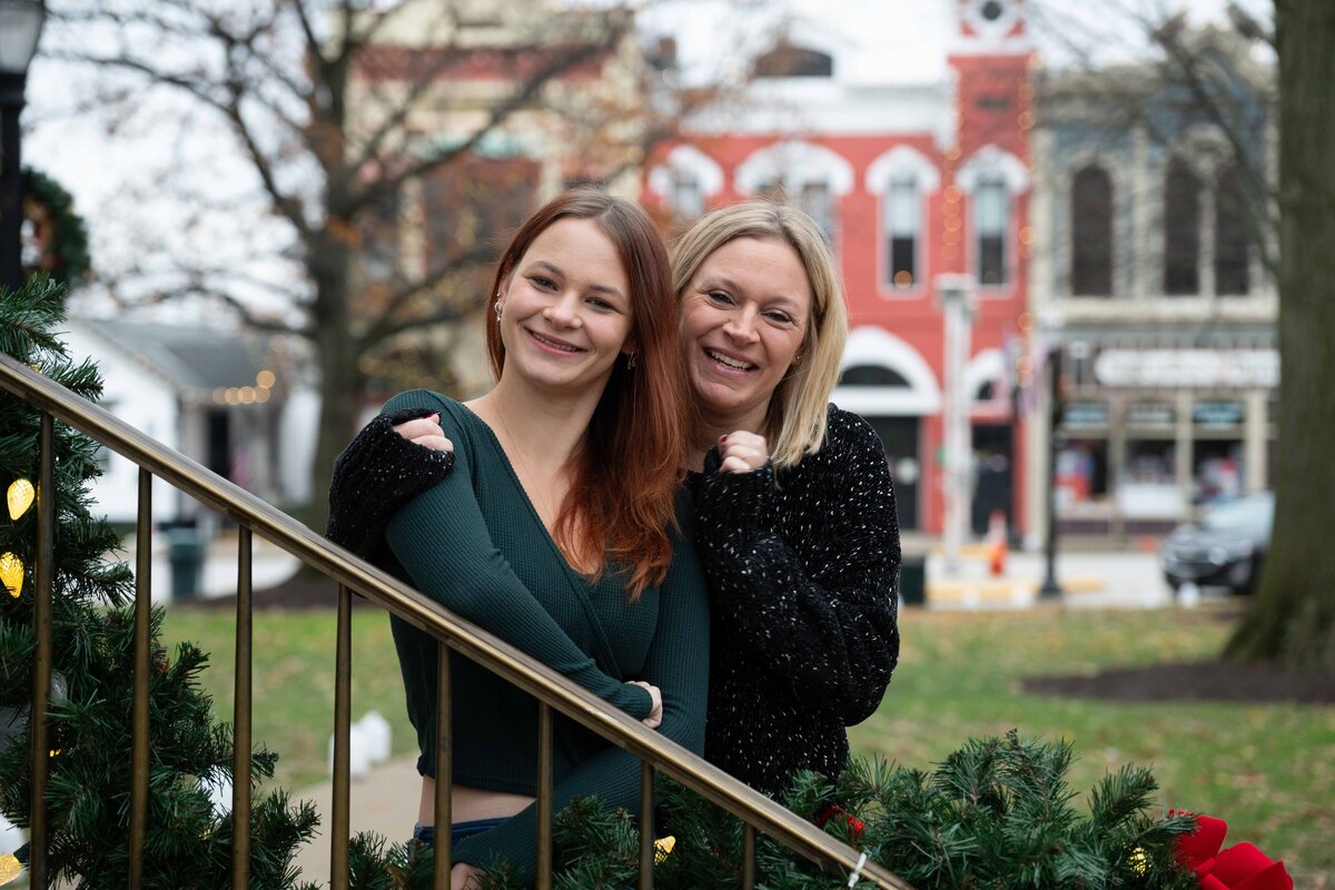 ChristmasFamilyPhotosMedinaOhioPositivelyPortraits-7