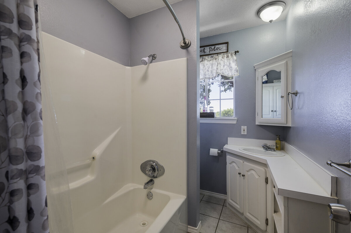 8229EastLoneOak-12