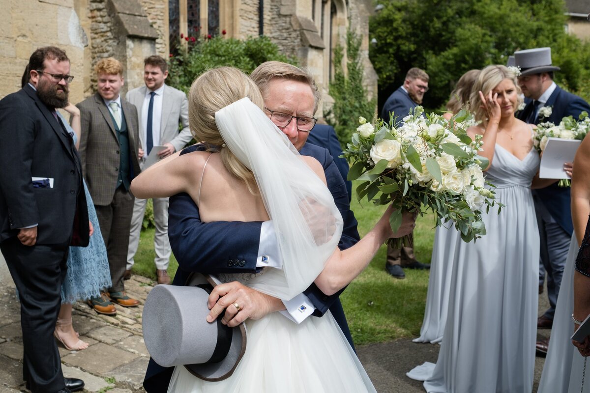 Two-wedding-photographer-team-1049