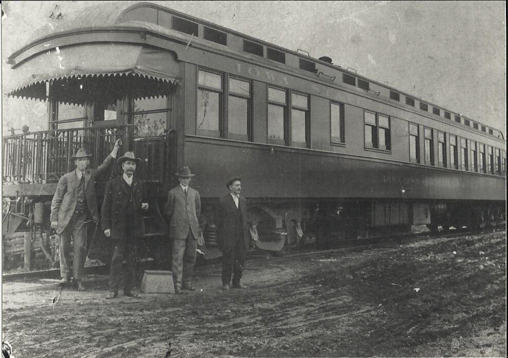 Fishing_hawkeye train car with men