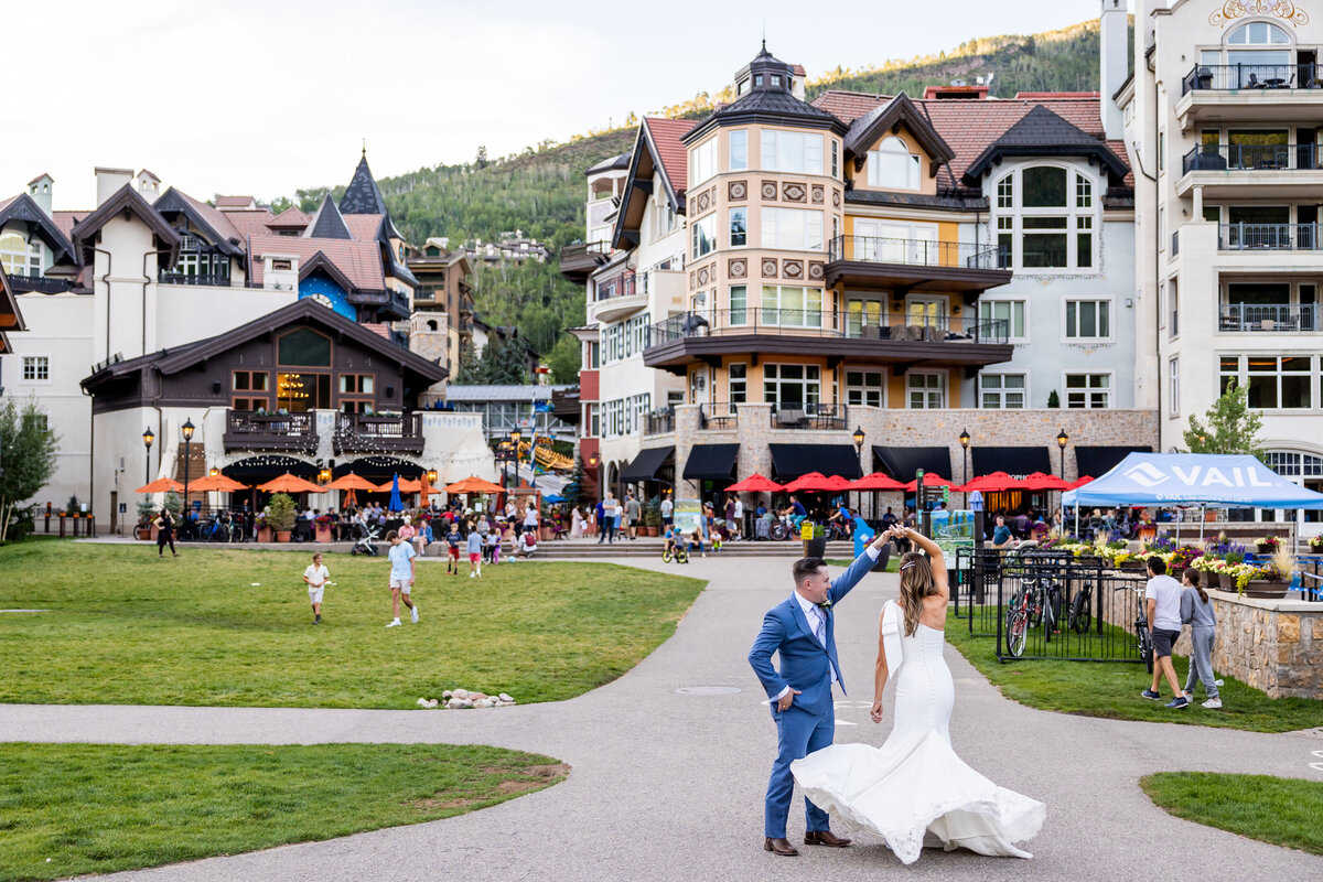 Vail-Wedding-Deck-Arrabelle-Hotel-Wedding-48