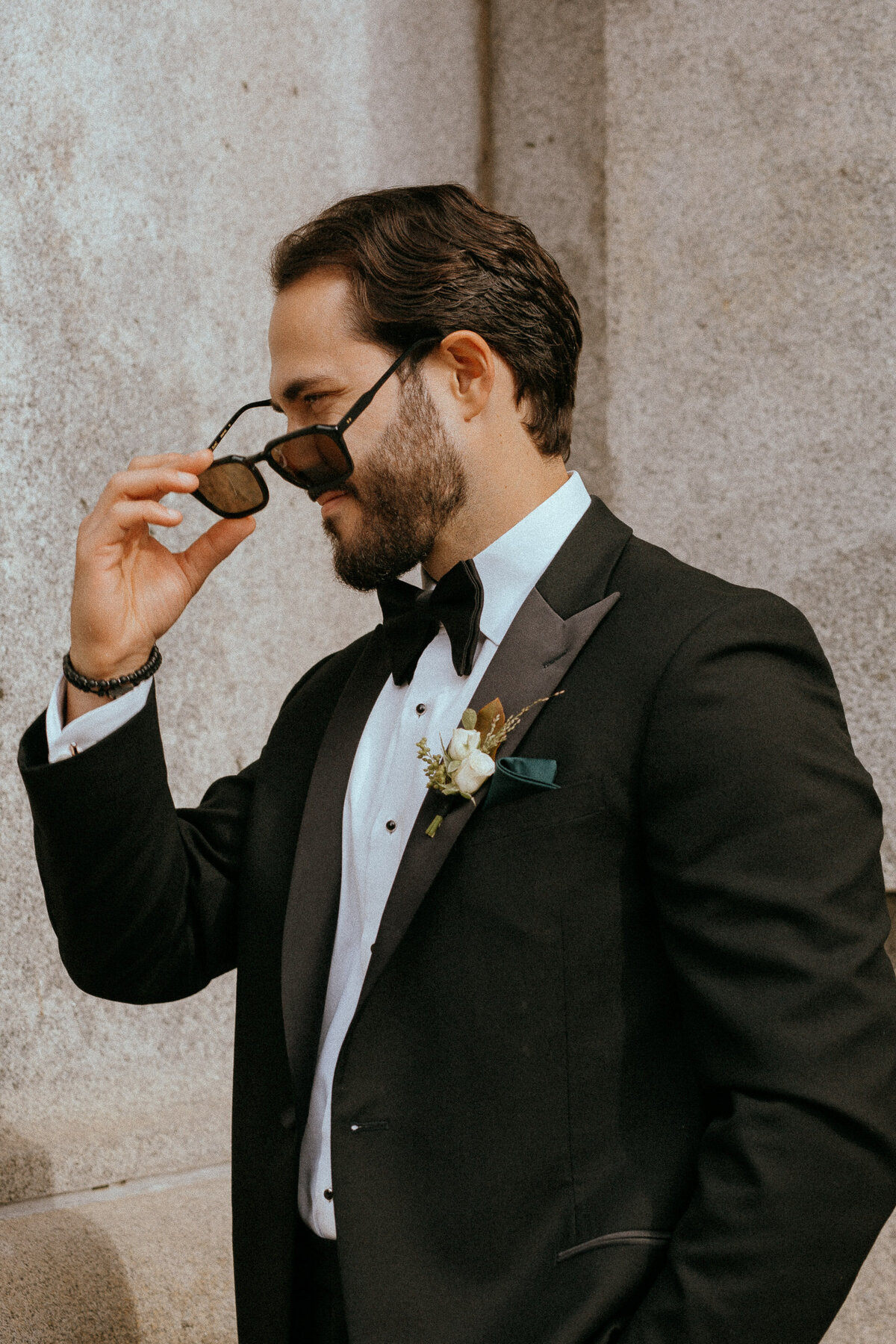 cool-groom-raphaelle-granger-luxury-wedding-photographer-montreal-toronto