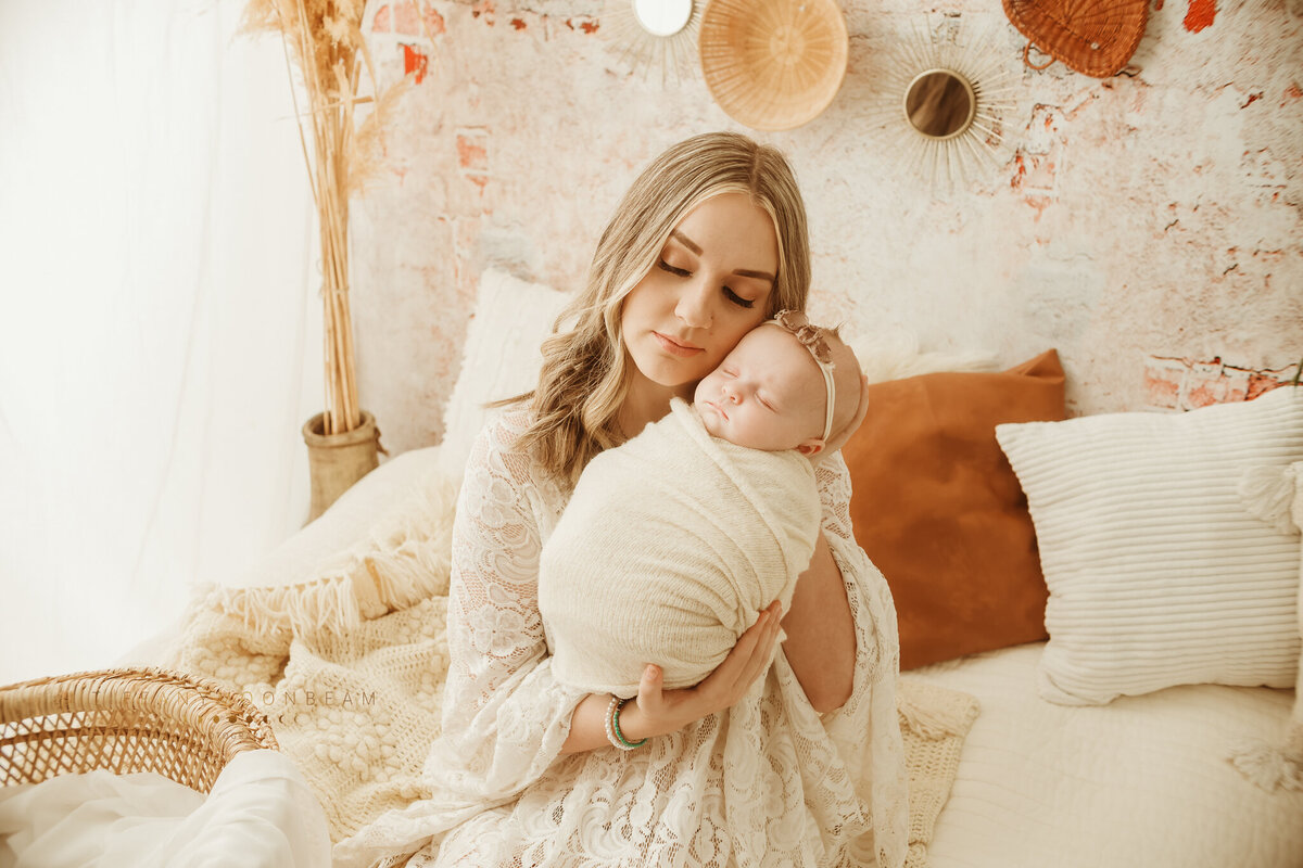 lifestyle newborn session, Showlow, az, 85901