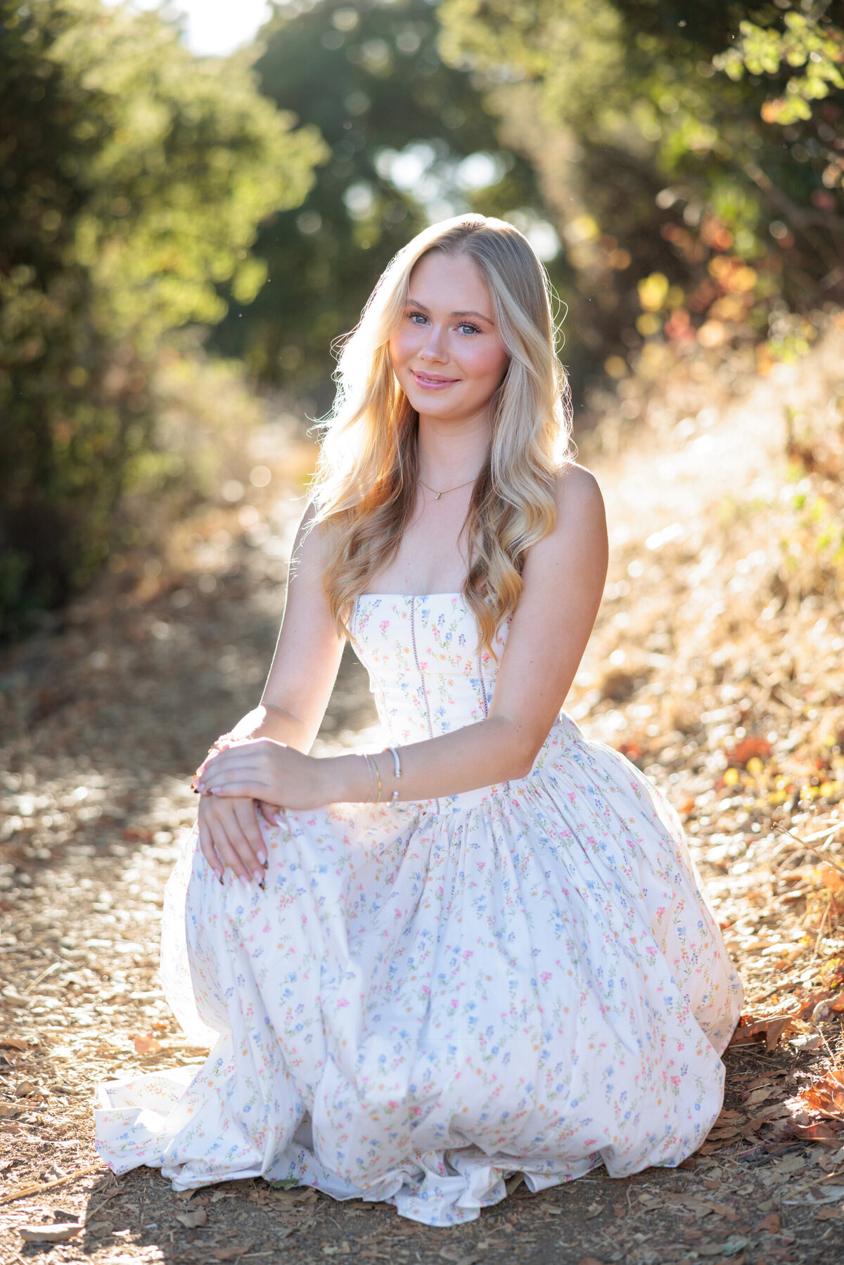 Best senior photographer classic, bright
