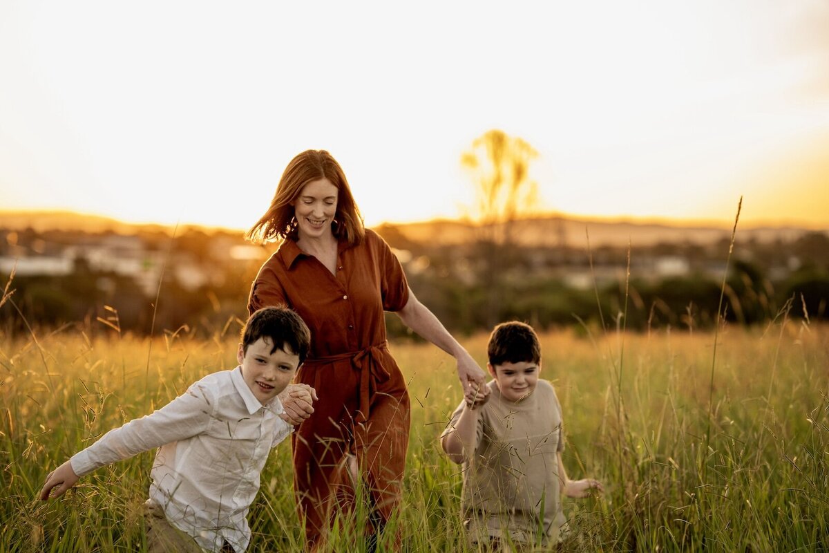 Brisbane-Family-Portrait-Mum-2-boys-in-Plantation-Road-North-Lakes-during-Sunset-32