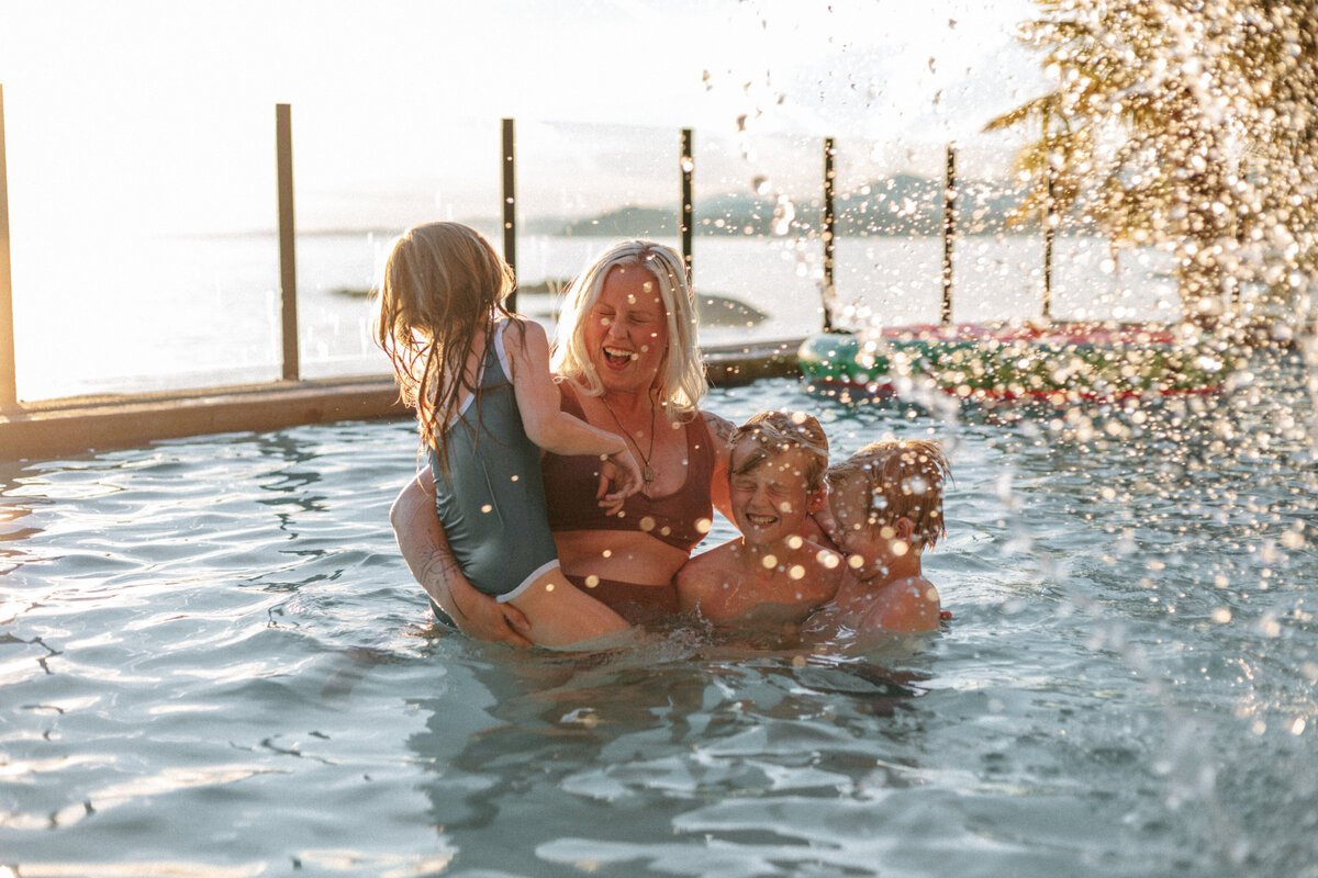 summer-family-session-at-the-beach-pool-lowres-2