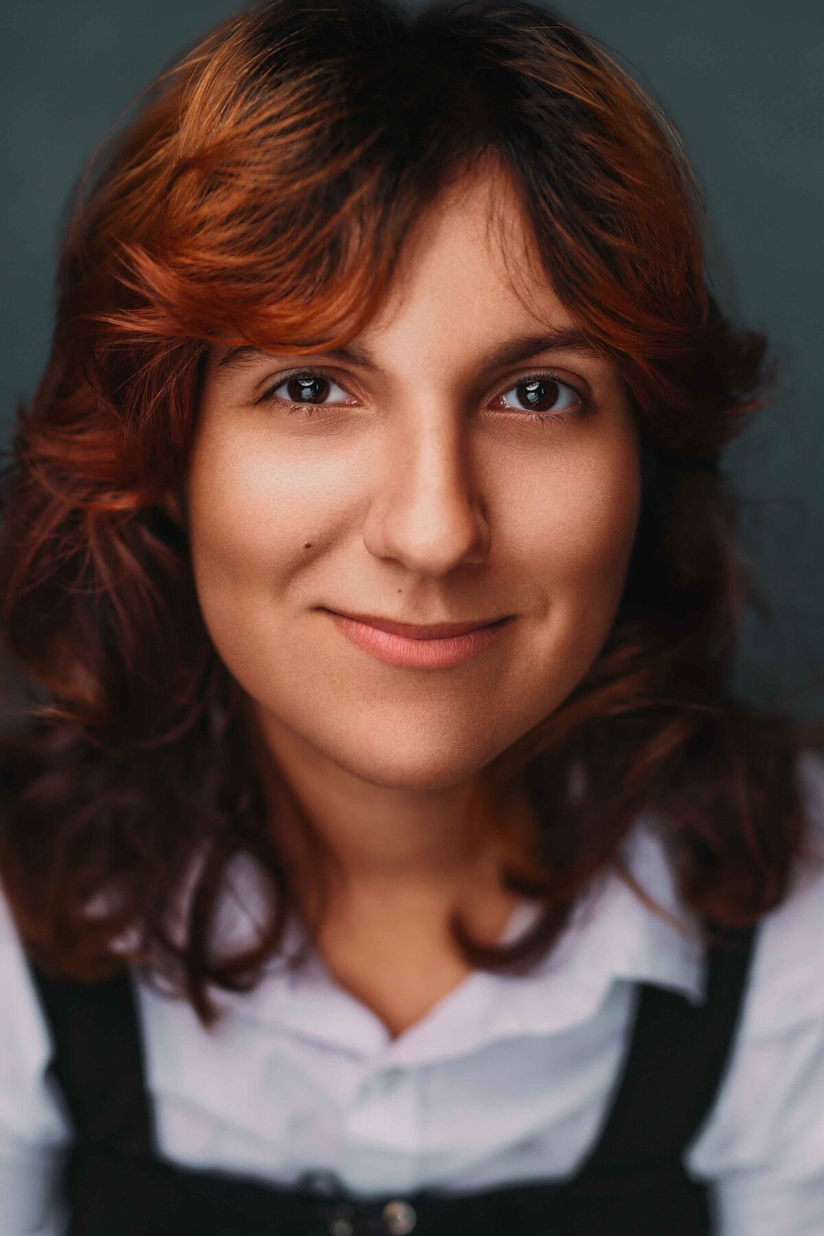 BriHeadshotFINAL_