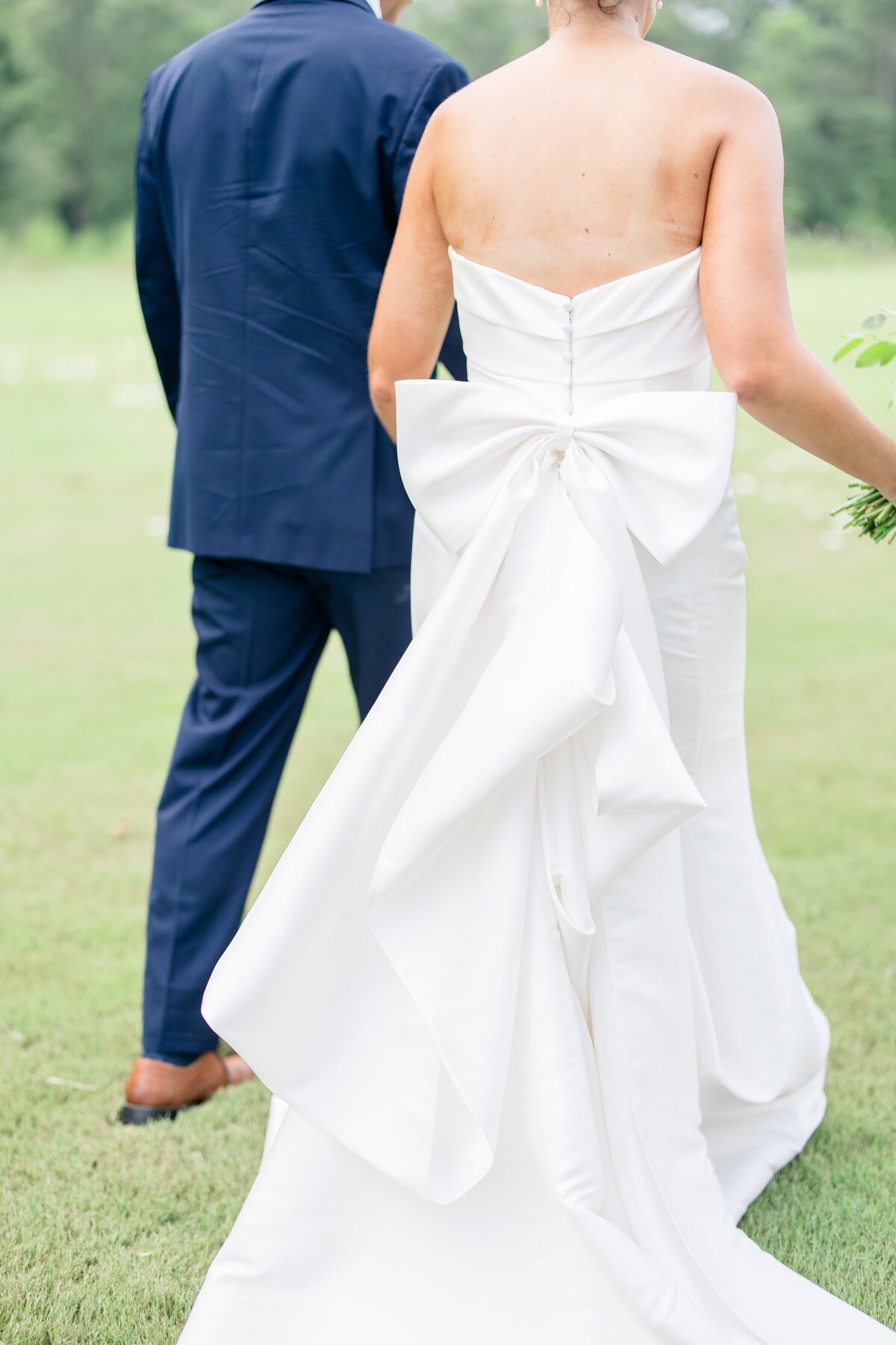 katie_and_alec_wedding_photography_wedding_videography_birmingham_alabama_husband_and_wife_team_photo_video_weddings_engagement_engagements_light_airy_focused_on_marriage__legacy_at_serenity_farms_wedding_41