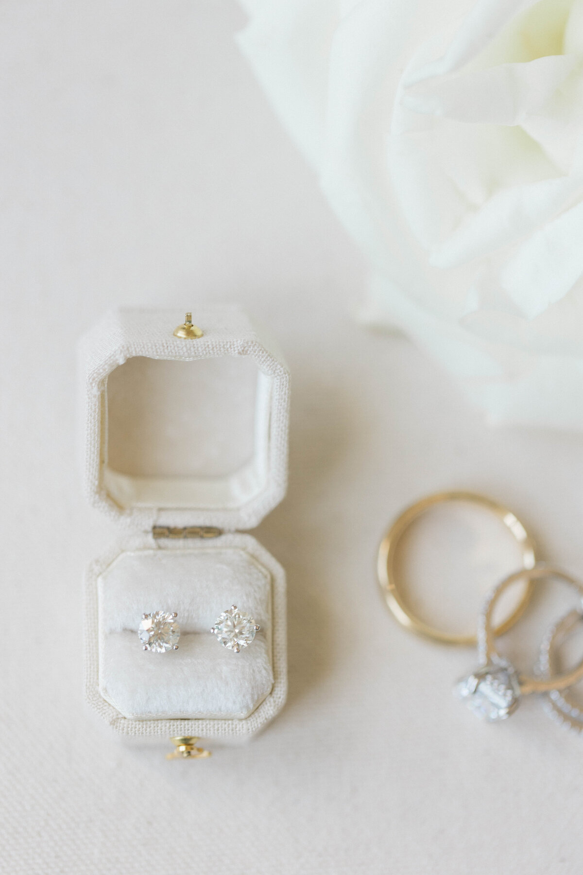 Molly Sue Photography Wedding at Park Chateau 8