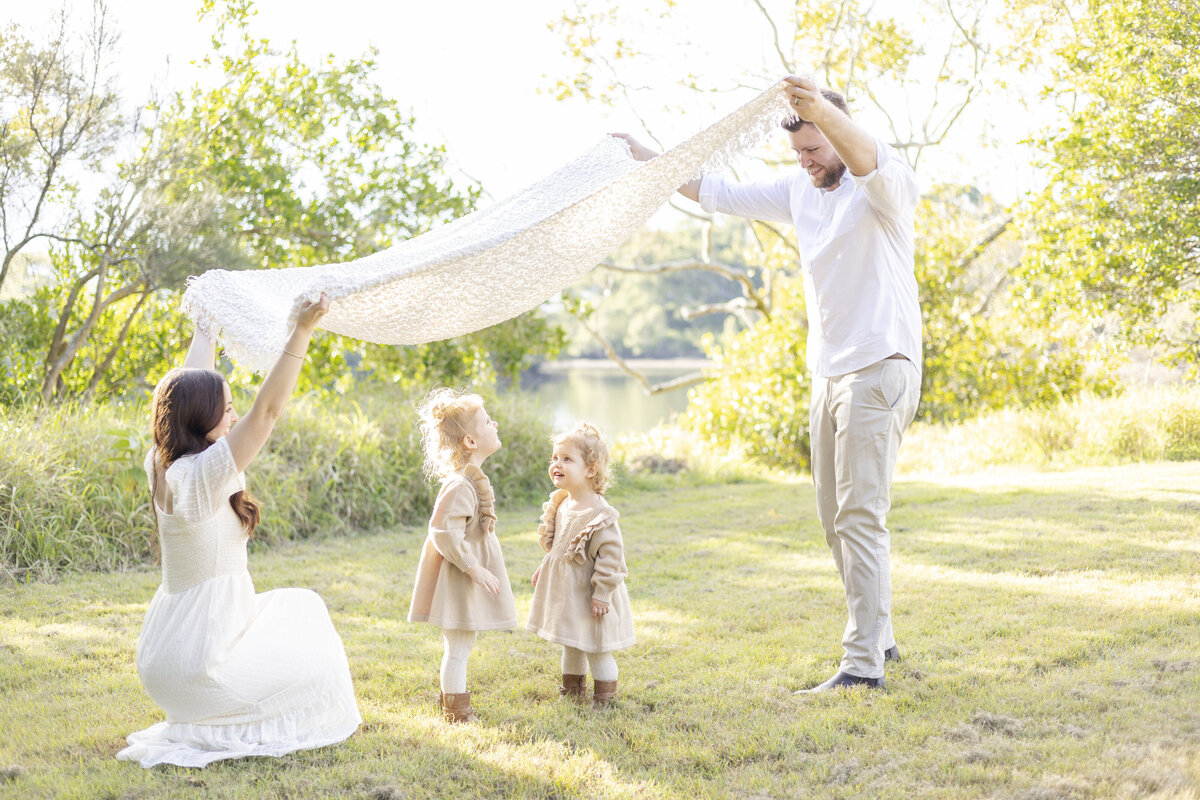 Brisbane Family Photographer offering relaxed, outdoor family portrait sessions. Servicing North Brisbane and Moreton Bay including North Lakes, Murrumba Downs, Chermside, Petrie, Mango Hill, Burpengary, Narangba, Griffin, Deception Bay.