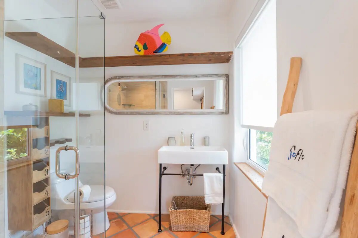 Bathroom 3 (3)