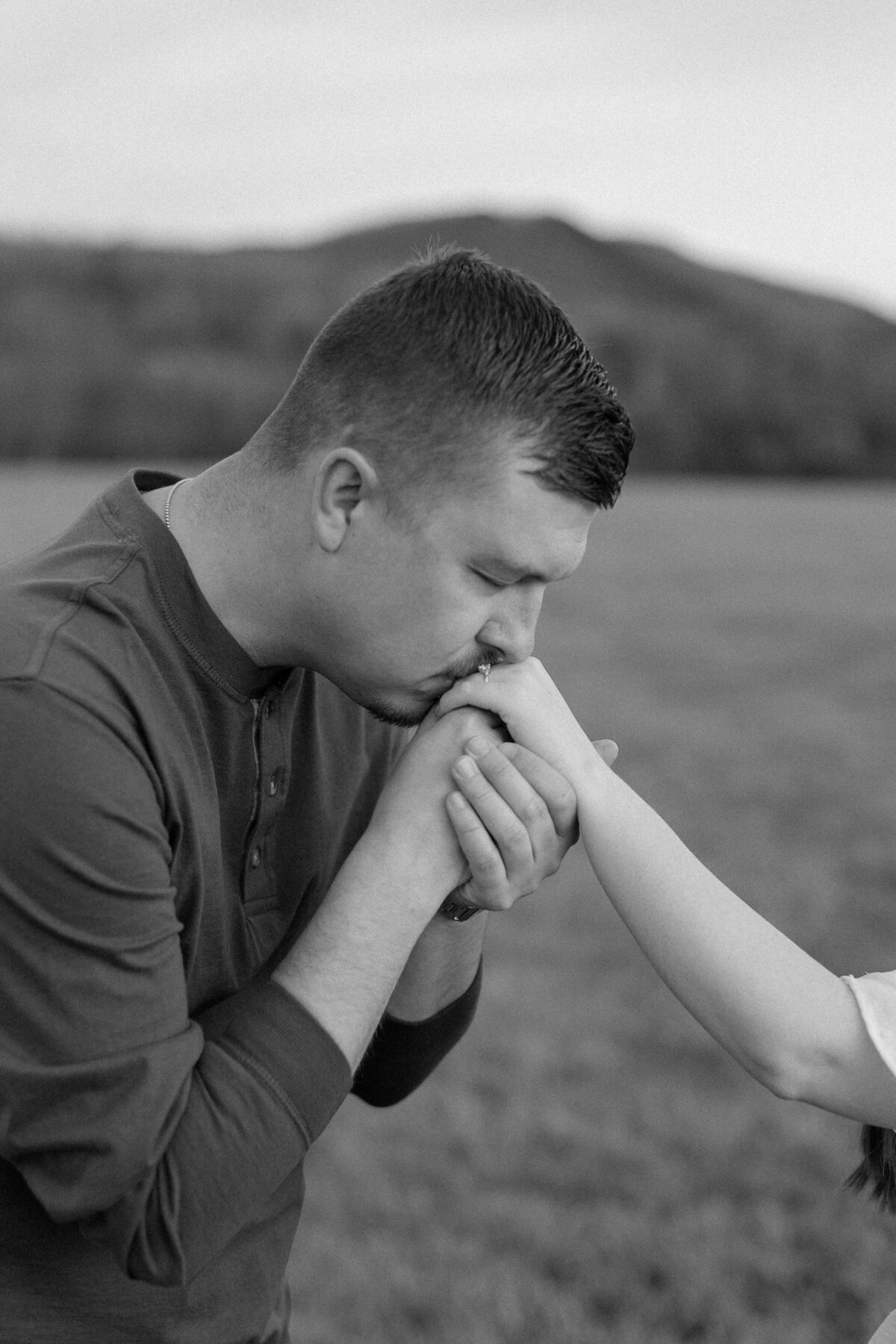 Colorful-Springtime-Greenhill-Park-Roanoke-Engagement-Session-Photography-S-160
