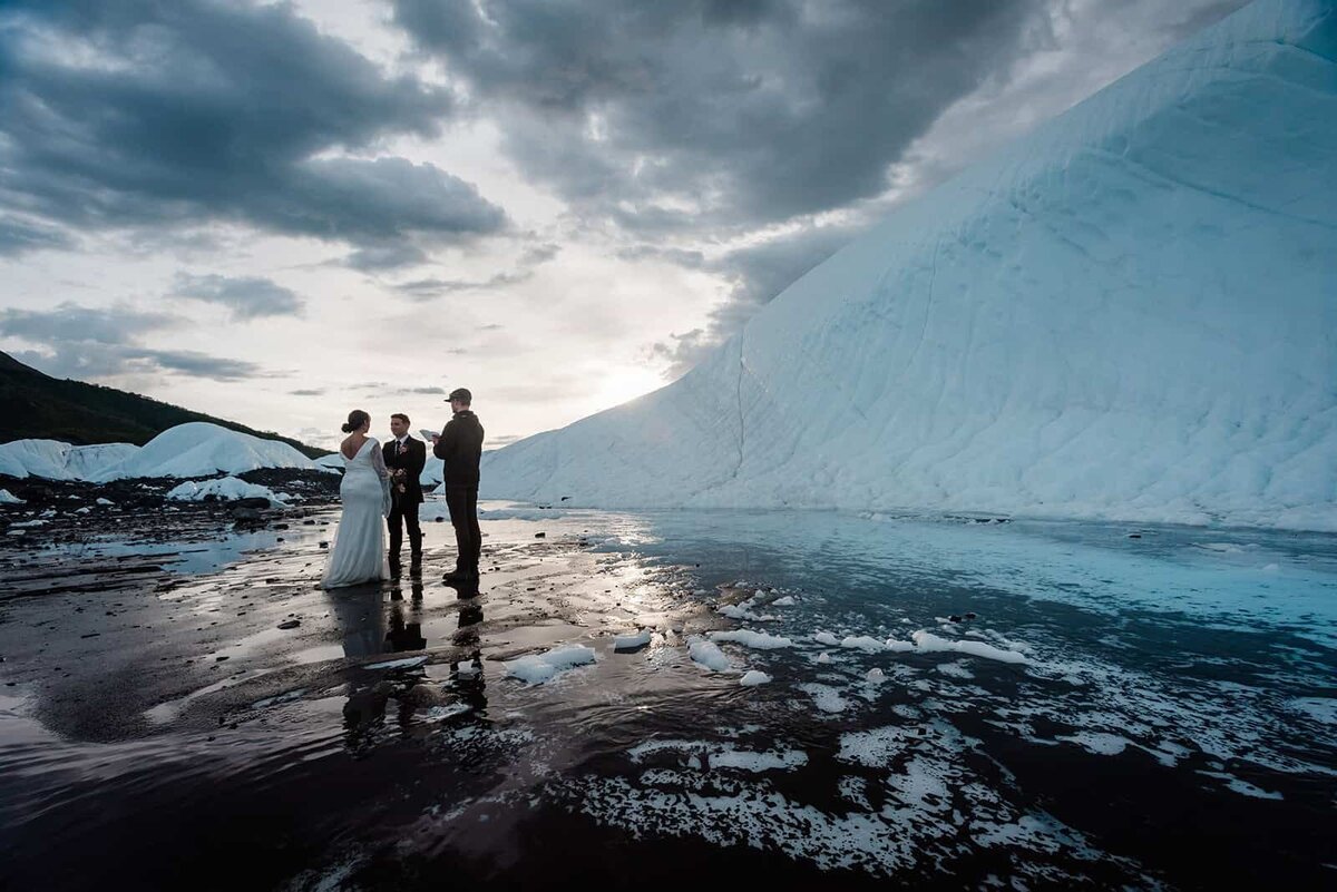 private-glacier-wedding-alaska-Soul-and-Sky-Weddings